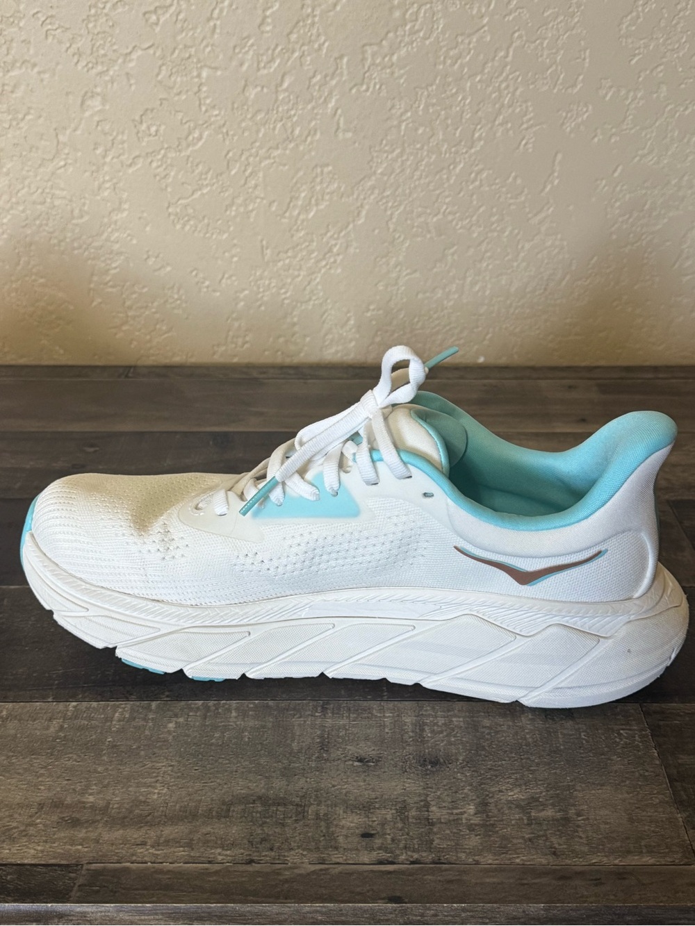 Hoka White Arahi 7 Women’s size 9B - Picture 8 of 11